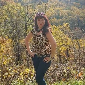 Meet your Posher, Yvette